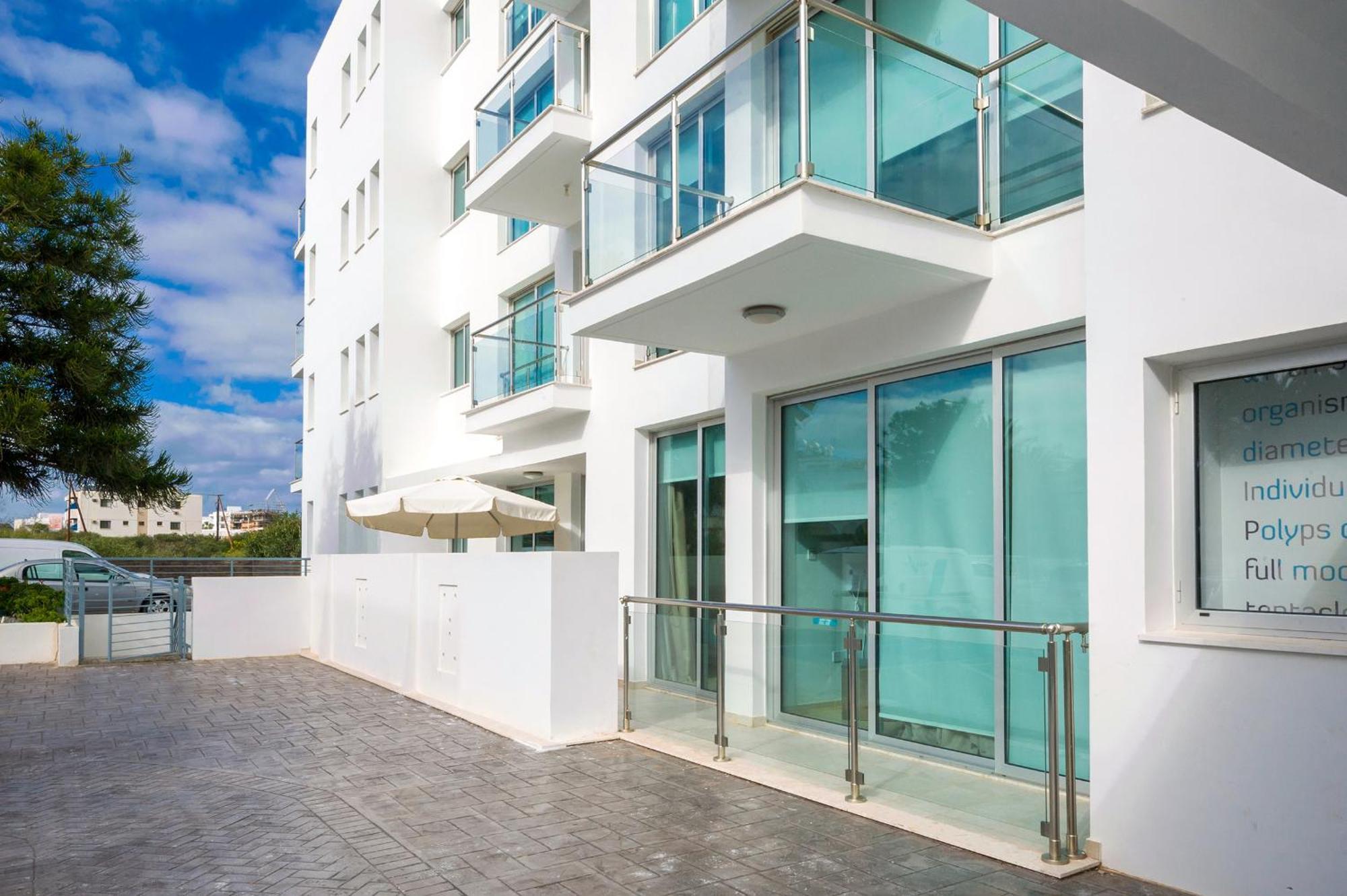Calypso - Coralli Beachfront Apartment Протарас Экстерьер фото